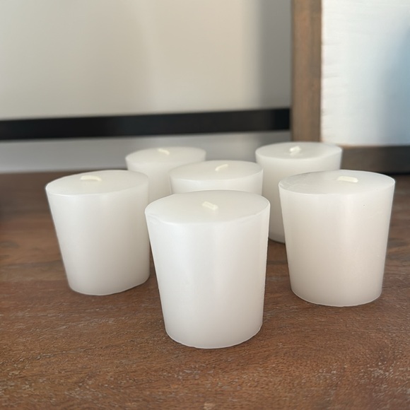 Pottery Barn NWOT Voltive Candles Set of Six - Picture 3 of 3